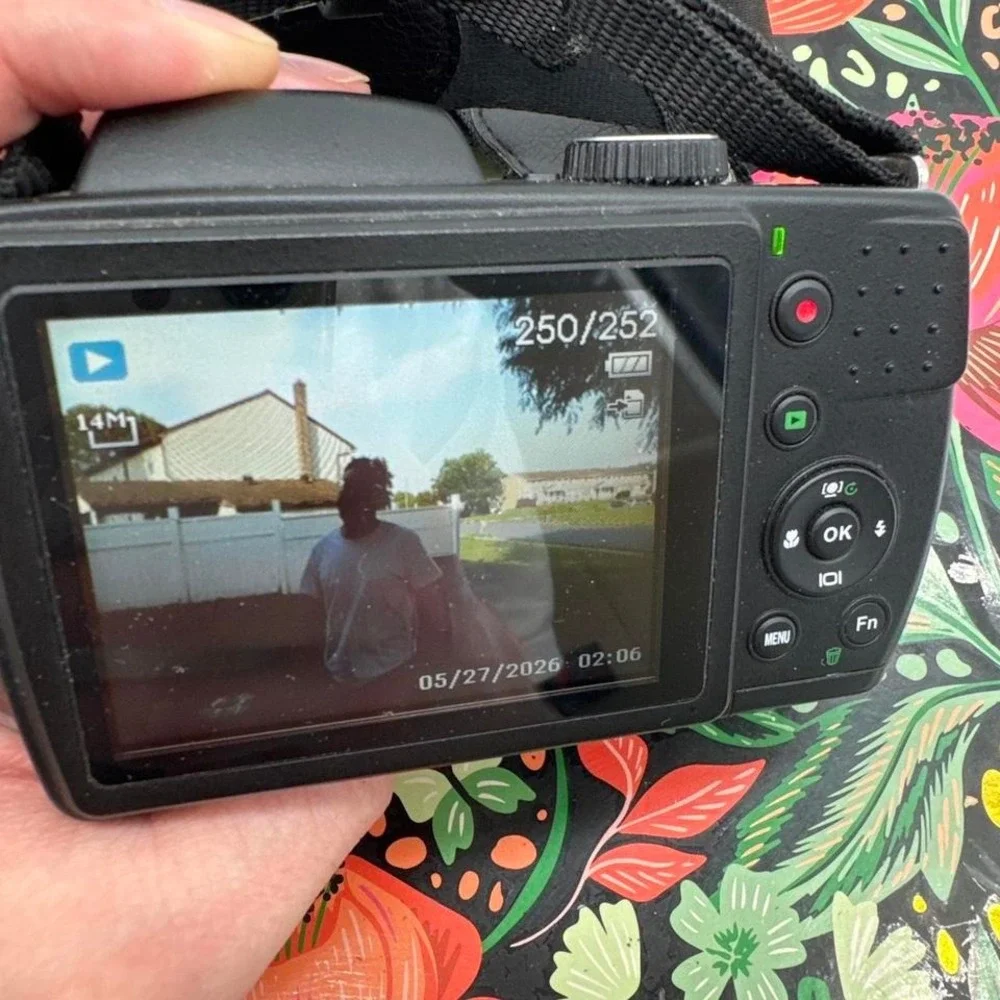Sanyo VPC-E2100 Digital Camera – Compact Point-and-Shoot Camera